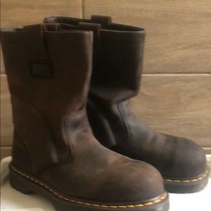 News boots size 9 for men